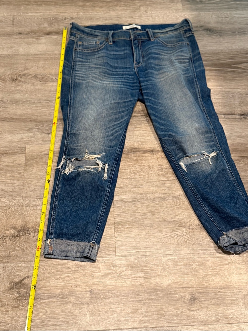 Abercrombie & Fitch… PERFECT Distressed Blue Boyfriend Jeans 💋🔨